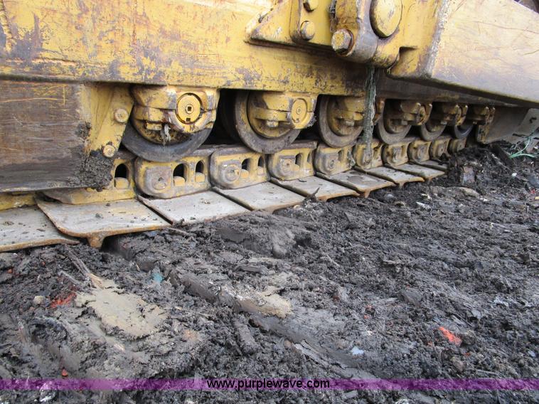 image for item D2372 1960 Caterpillar D8H dozer