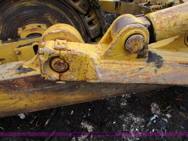 image for item D2372 1960 Caterpillar D8H dozer
