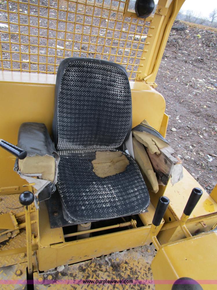 image for item D2372 1960 Caterpillar D8H dozer