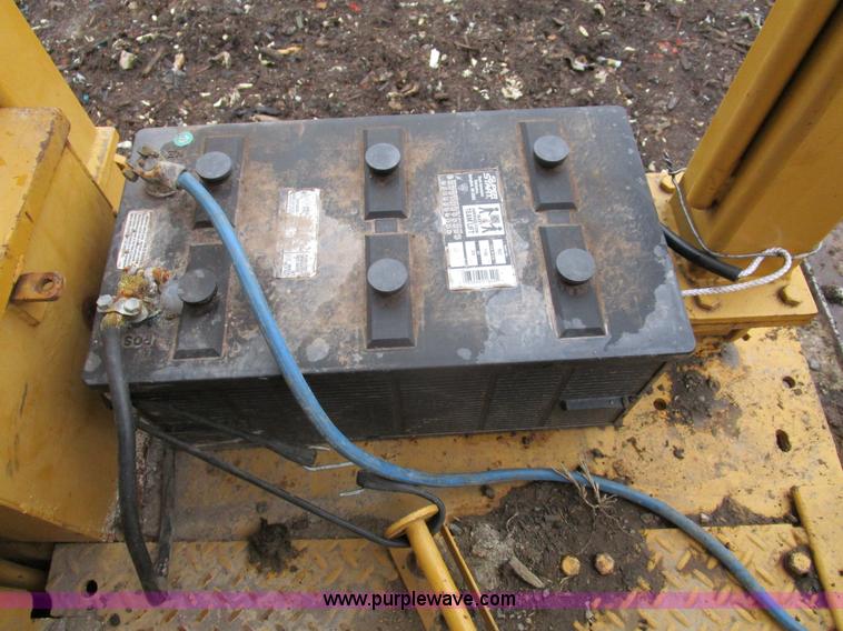 image for item D2372 1960 Caterpillar D8H dozer