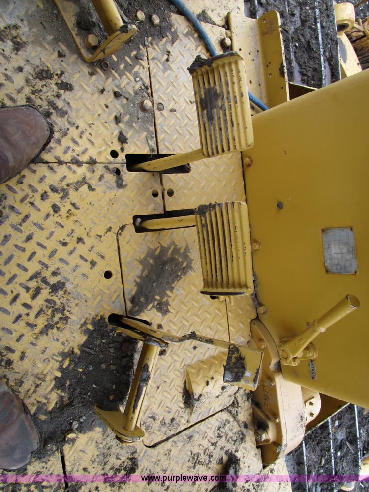 image for item D2372 1960 Caterpillar D8H dozer