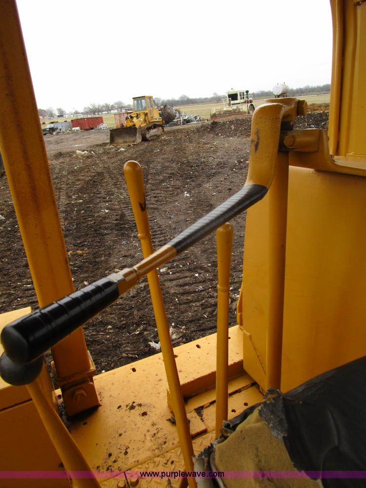 image for item D2372 1960 Caterpillar D8H dozer