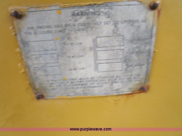 image for item D2372 1960 Caterpillar D8H dozer