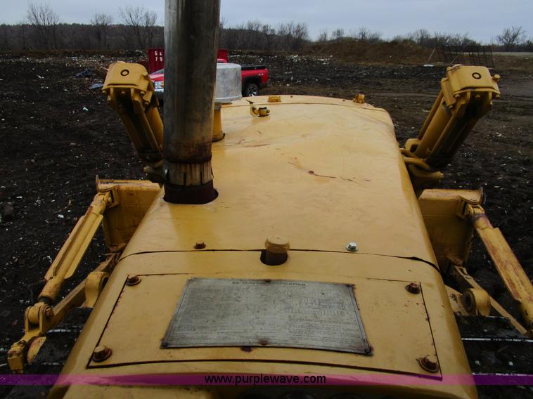 image for item D2372 1960 Caterpillar D8H dozer