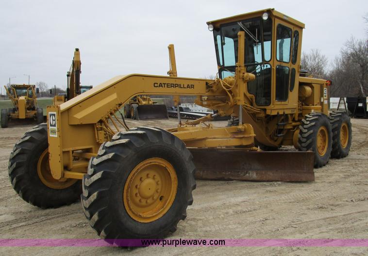 image for item D2389 1976 Caterpillar 140G motor grader