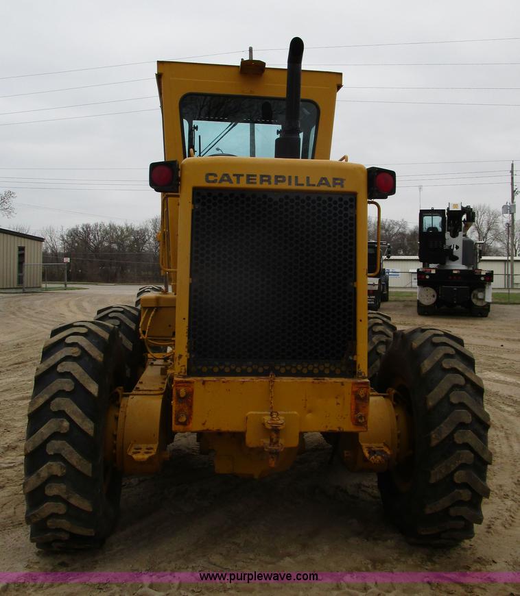 image for item D2389 1976 Caterpillar 140G motor grader
