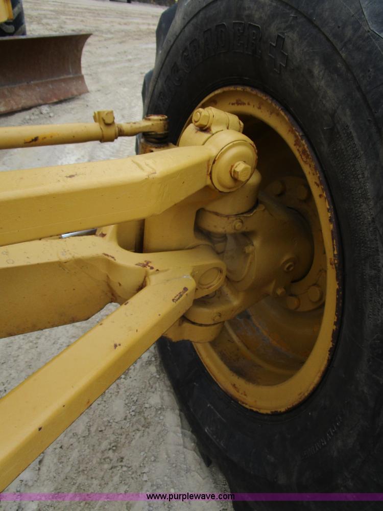 image for item D2389 1976 Caterpillar 140G motor grader