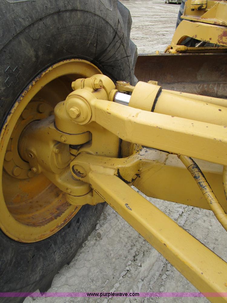 image for item D2389 1976 Caterpillar 140G motor grader