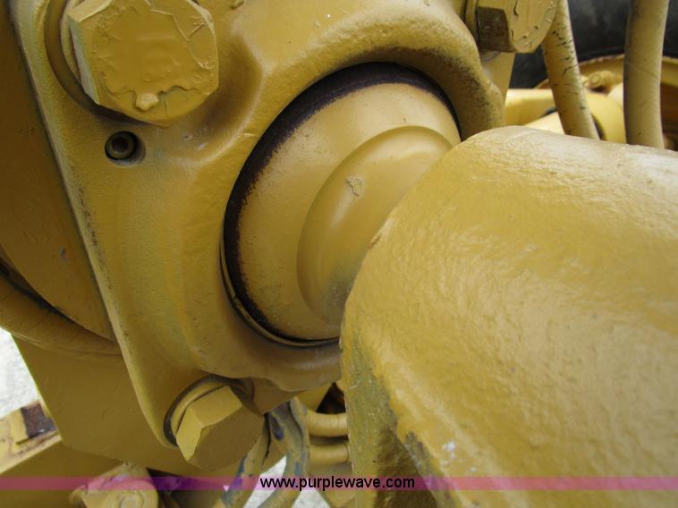 image for item D2389 1976 Caterpillar 140G motor grader