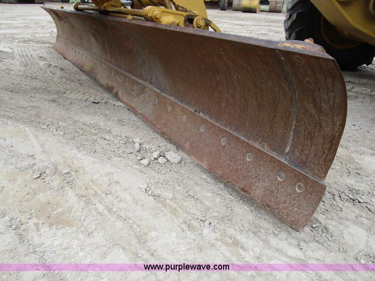 image for item D2389 1976 Caterpillar 140G motor grader
