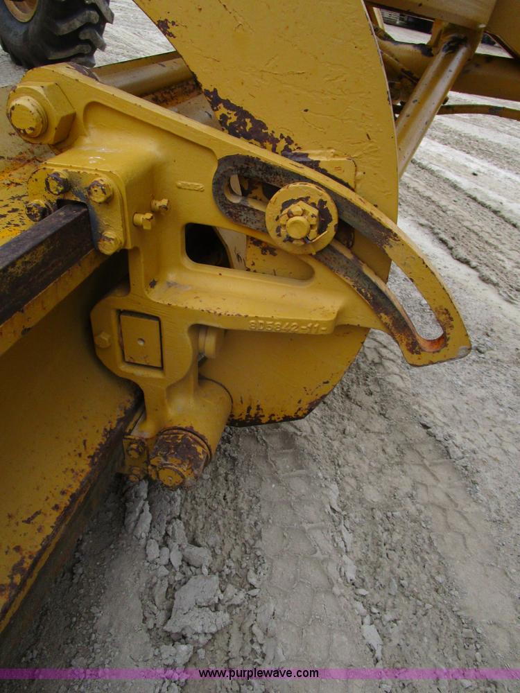 image for item D2389 1976 Caterpillar 140G motor grader