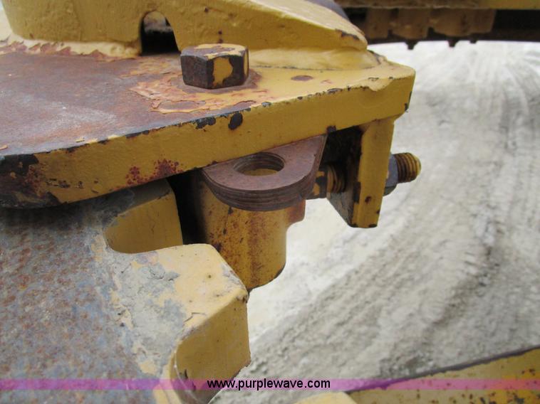 image for item D2389 1976 Caterpillar 140G motor grader