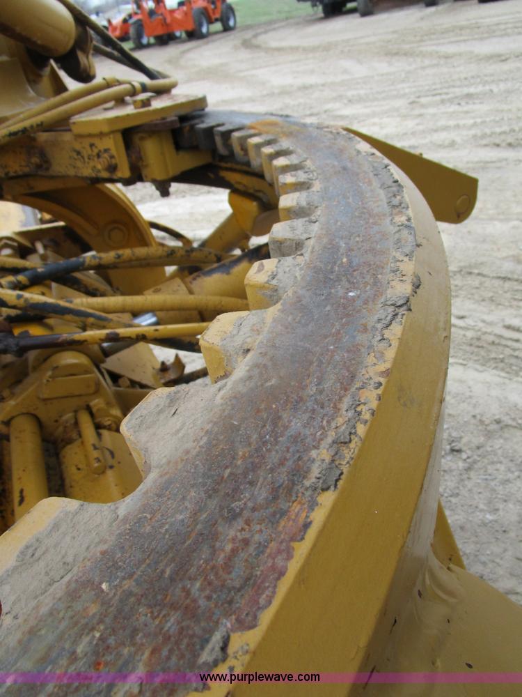 image for item D2389 1976 Caterpillar 140G motor grader