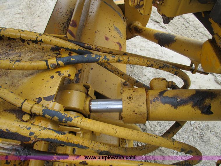 image for item D2389 1976 Caterpillar 140G motor grader