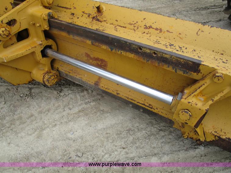 image for item D2389 1976 Caterpillar 140G motor grader