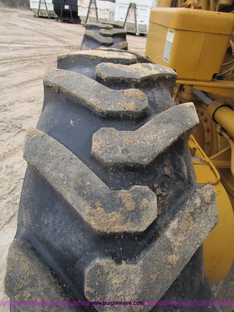 image for item D2389 1976 Caterpillar 140G motor grader