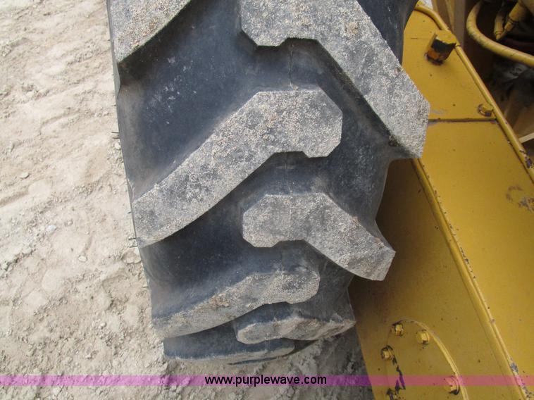 image for item D2389 1976 Caterpillar 140G motor grader