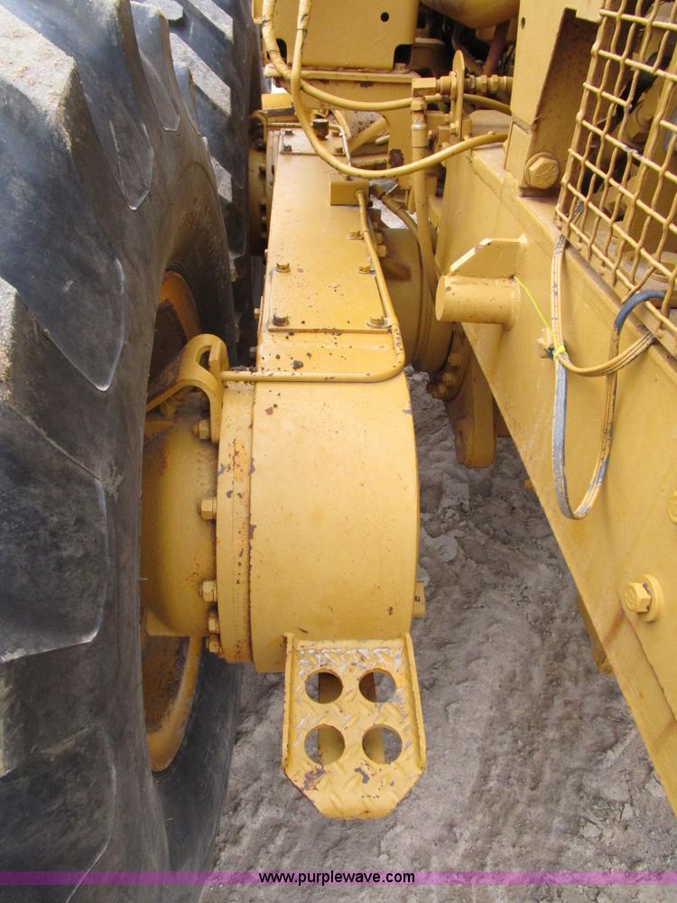 image for item D2389 1976 Caterpillar 140G motor grader