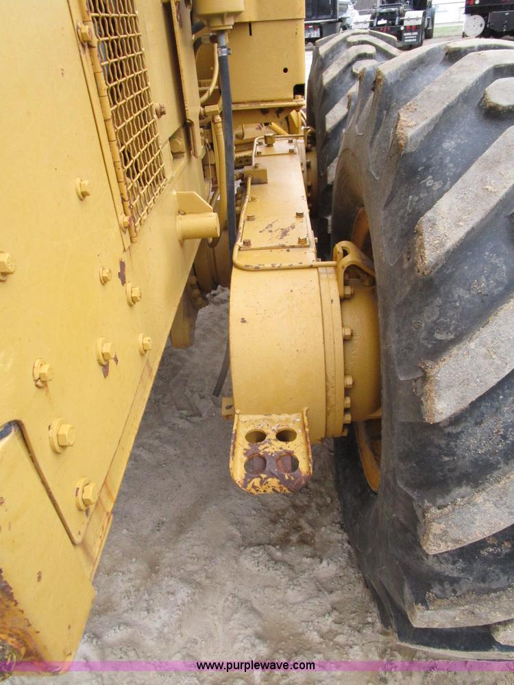 image for item D2389 1976 Caterpillar 140G motor grader
