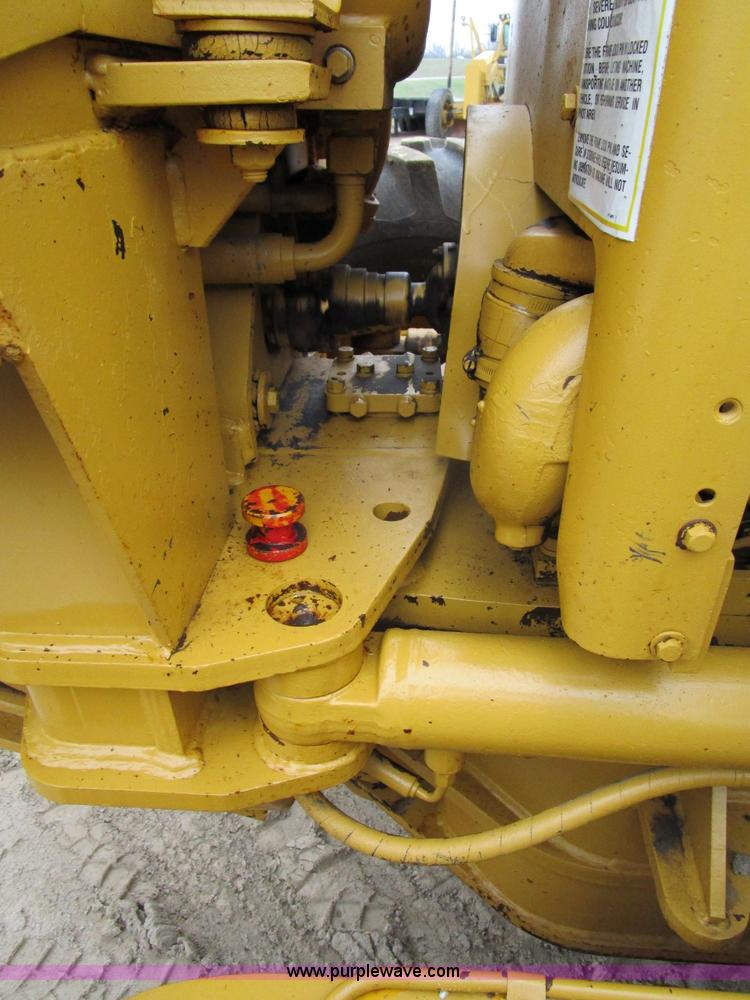 image for item D2389 1976 Caterpillar 140G motor grader