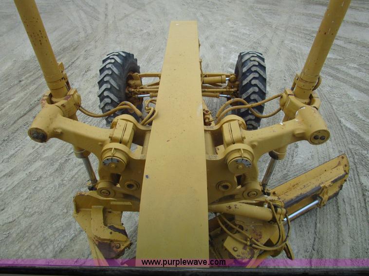 image for item D2389 1976 Caterpillar 140G motor grader