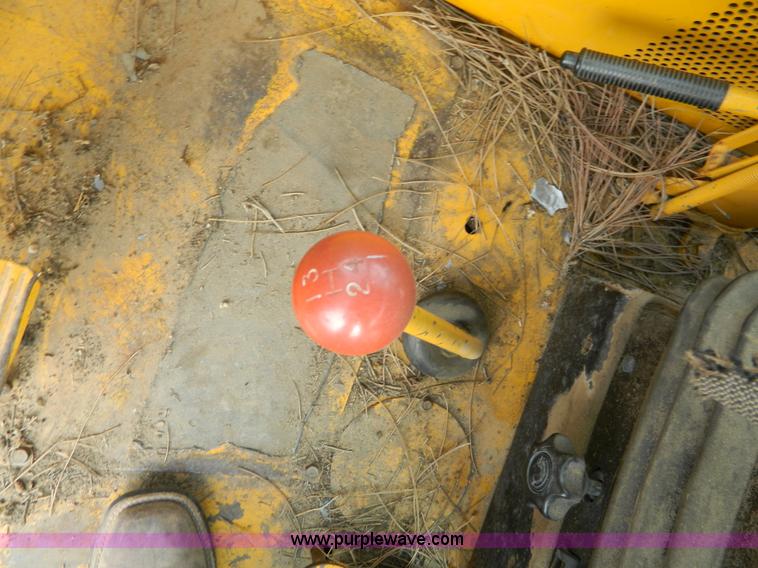 image for item D6116 1986 John Deere 210C backhoe