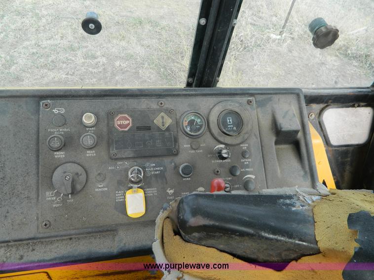 image for item D6116 1986 John Deere 210C backhoe