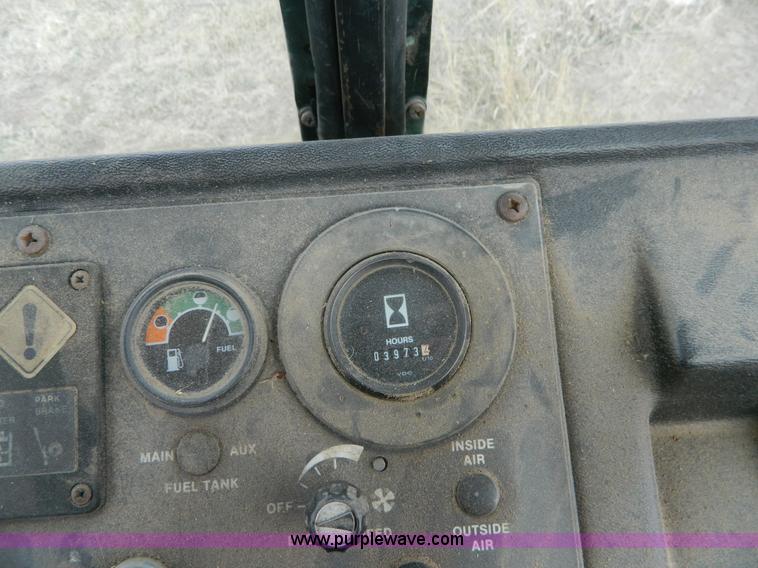 image for item D6116 1986 John Deere 210C backhoe