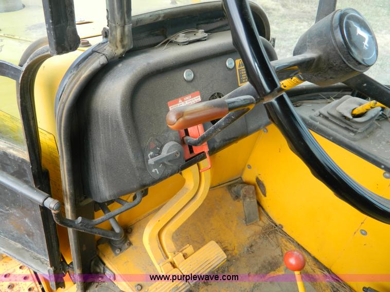 image for item D6116 1986 John Deere 210C backhoe