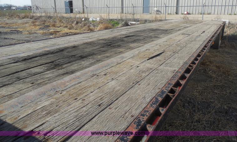 image for item E6313 1996 Doonan drop deck trailer