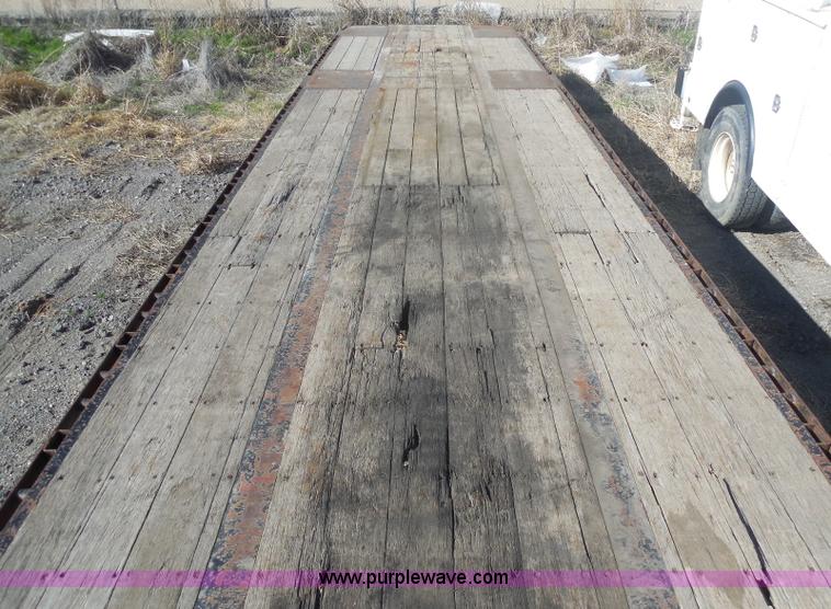 image for item E6313 1996 Doonan drop deck trailer