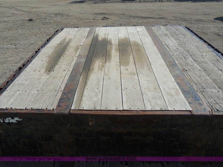 image for item E6313 1996 Doonan drop deck trailer