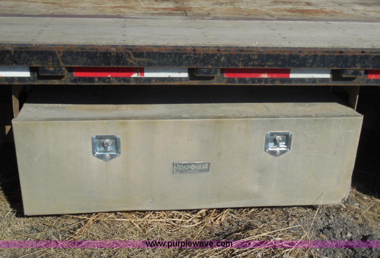 image for item E6313 1996 Doonan drop deck trailer