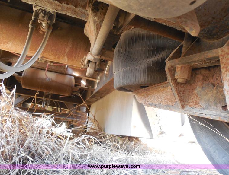 image for item E6313 1996 Doonan drop deck trailer