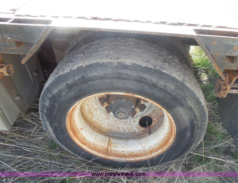 image for item E6313 1996 Doonan drop deck trailer