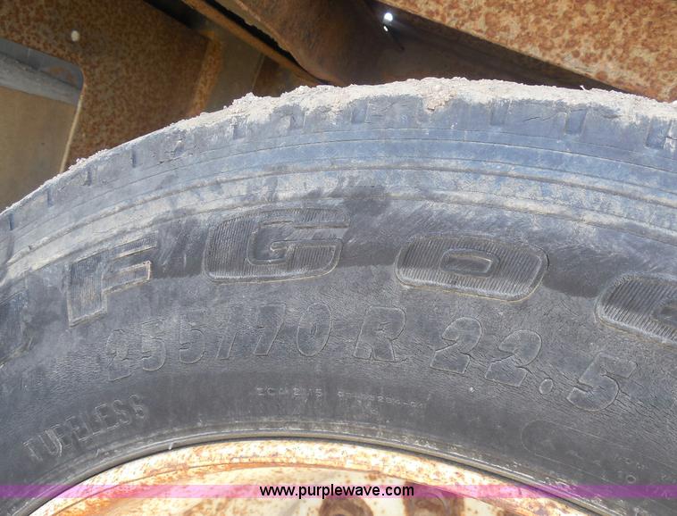 image for item E6313 1996 Doonan drop deck trailer