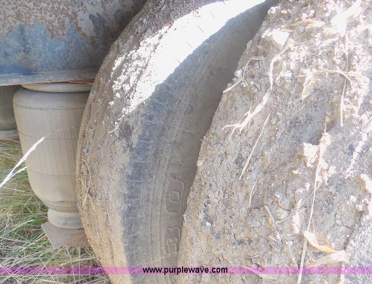 image for item E6313 1996 Doonan drop deck trailer