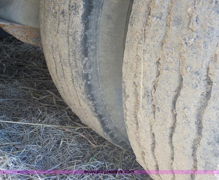 image for item E6313 1996 Doonan drop deck trailer