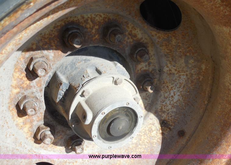 image for item E6313 1996 Doonan drop deck trailer