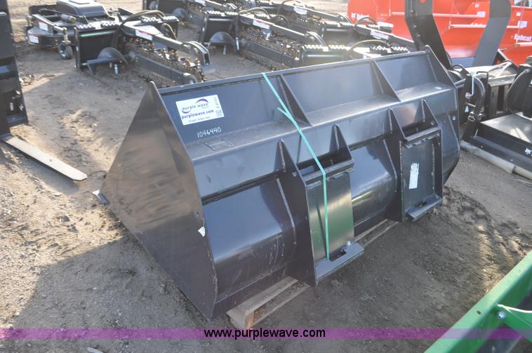 2011 Bobcat skid steer light material bucket in Commerce, CO Item