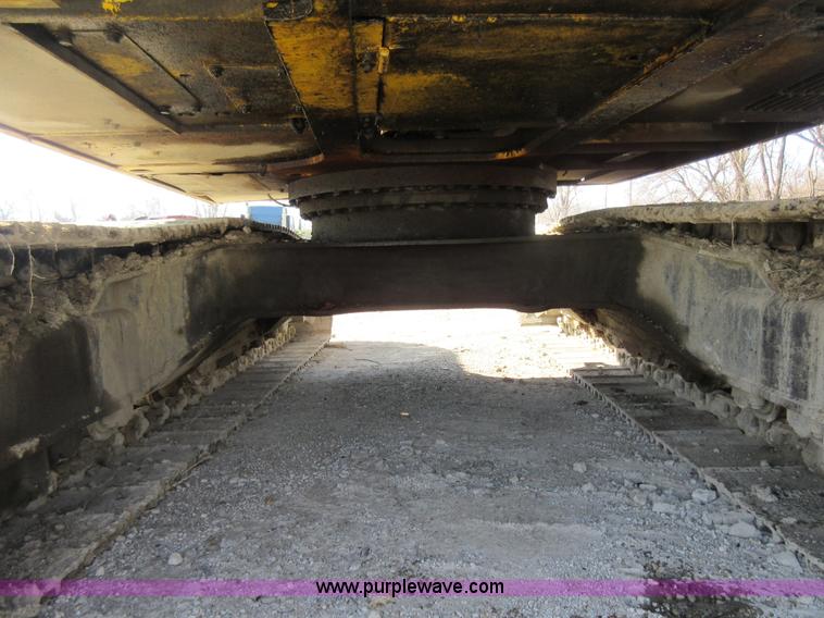 image for item F8374 Kobelco SK200 LC excavator