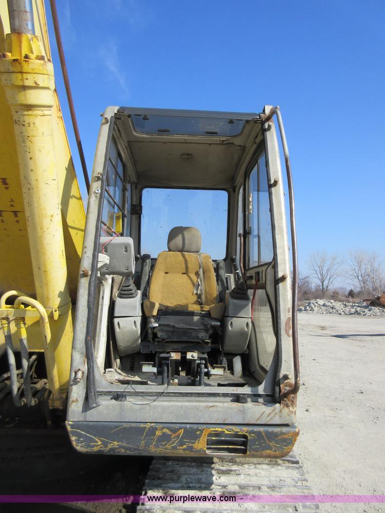 image for item F8374 Kobelco SK200 LC excavator