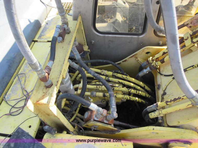 image for item F8374 Kobelco SK200 LC excavator