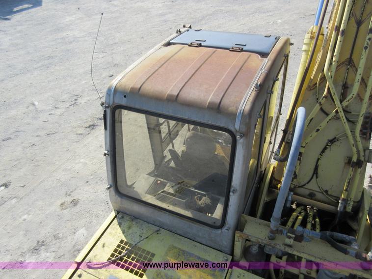 image for item F8374 Kobelco SK200 LC excavator