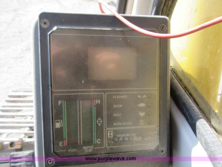 image for item F8374 Kobelco SK200 LC excavator