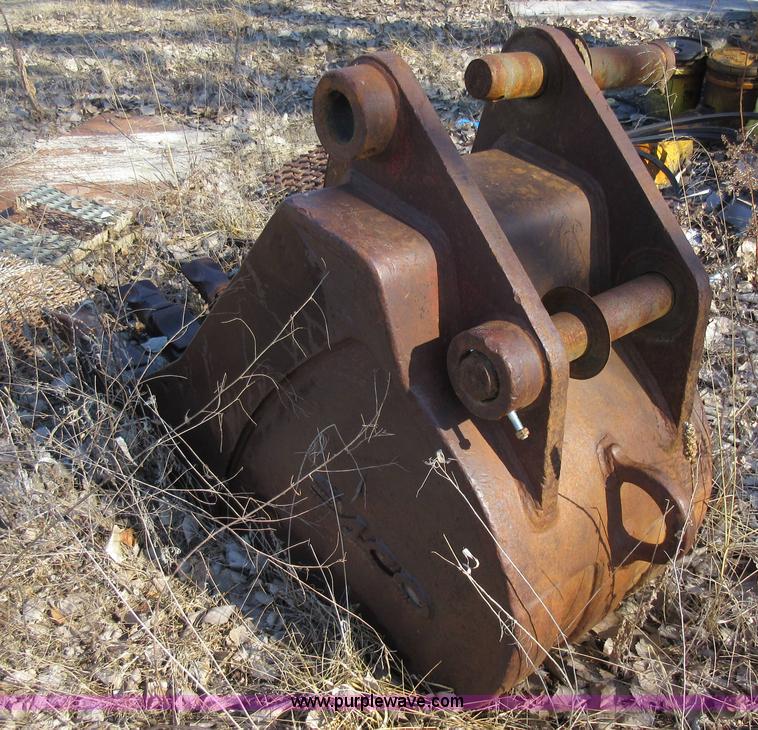 image for item F8374 Kobelco SK200 LC excavator