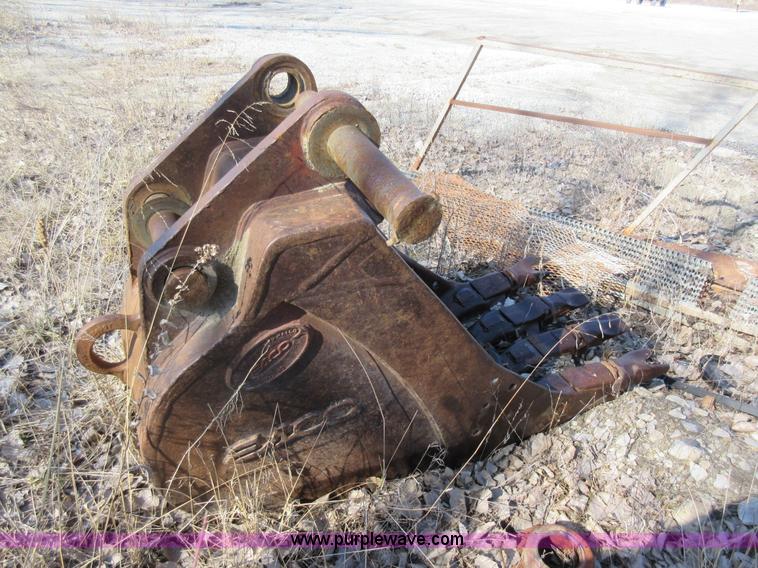 image for item F8374 Kobelco SK200 LC excavator