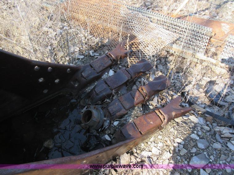 image for item F8374 Kobelco SK200 LC excavator