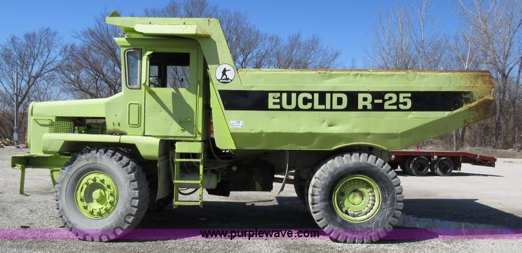 image for item F8383 Euclid R25 haul truck