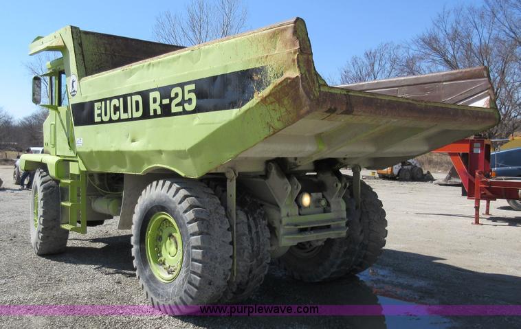 image for item F8383 Euclid R25 haul truck